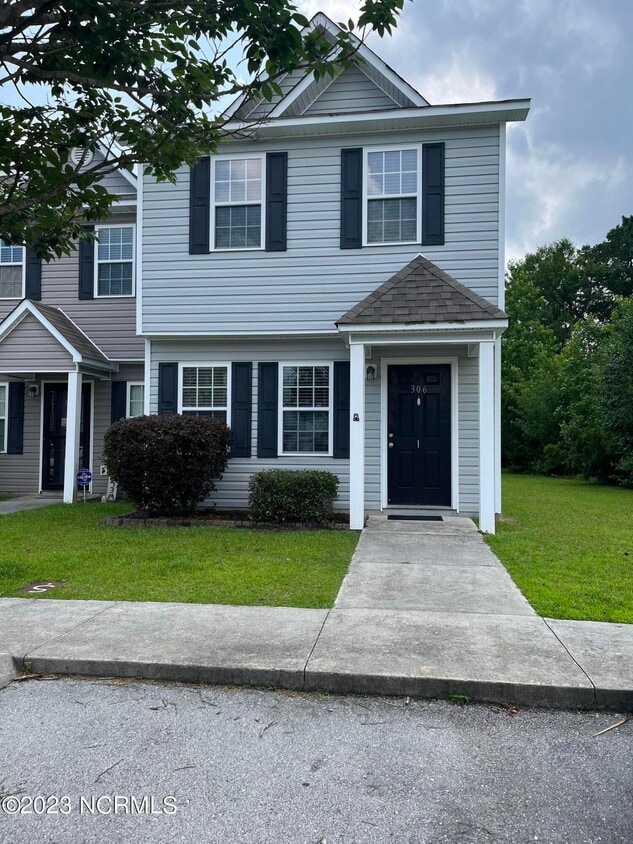 306 Burley Dr, Hubert, NC 28539 Townhome Rentals in Hubert NC