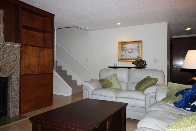 Foto del edificio - 532 Old Stone Brook