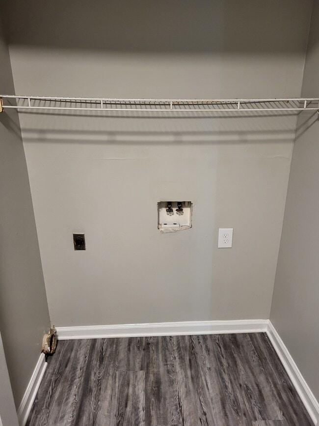 Building Photo - 188 S Killarney Ln