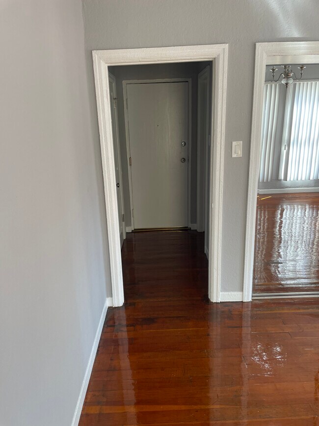 1921 Whitley Ave Unit 1, Los Angeles, CA 90068 Apartments 1921