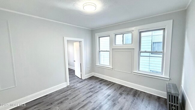 Building Photo - 56 Lindsley Pl