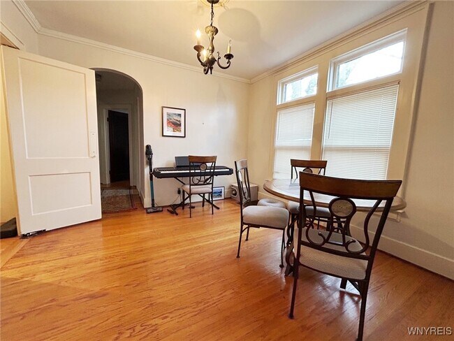 Building Photo - 240 Anderson Pl