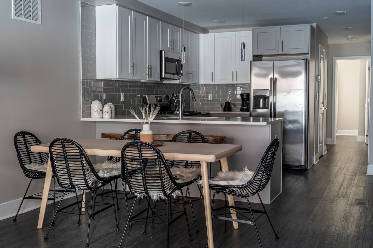 Kitchen - 636 Christian St