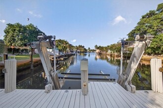 Building Photo - 371 SE 3rd St