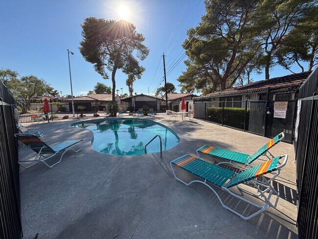 Foto del edificio - Stunning 3bed/2bath home nestled in a grea...