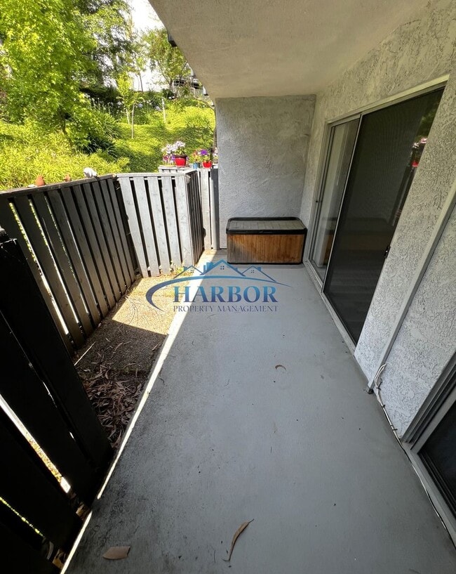 Building Photo - Beautiful Upstairs 1 Bedroom 1 Bath Condo