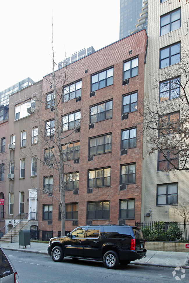 Foto principal - 336 E 50th St