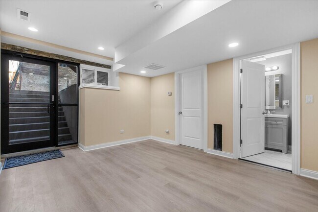 Foto del edificio - 1635 N Ashland Ave
