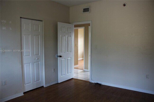 Foto del edificio - 6962 NW 179th St