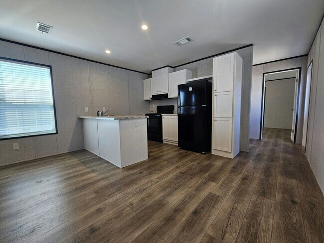 Foto del edificio - 553 Suwanee Dr