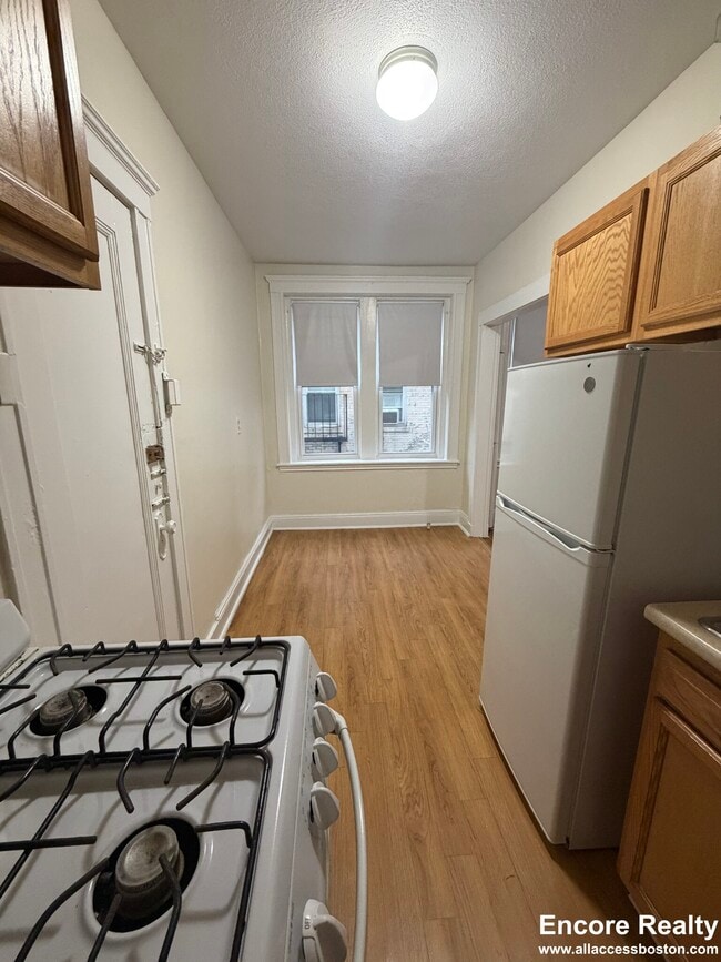 Building Photo - 120 Brainerd Rd