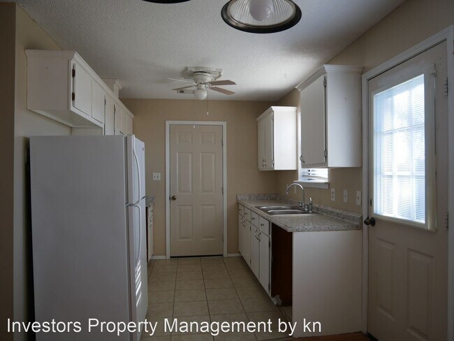 Building Photo - 3 br, 1 bath House - 501 Sandstone Dr