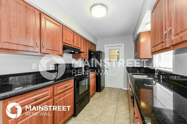 Building Photo - 9192 San Carlos Blvd