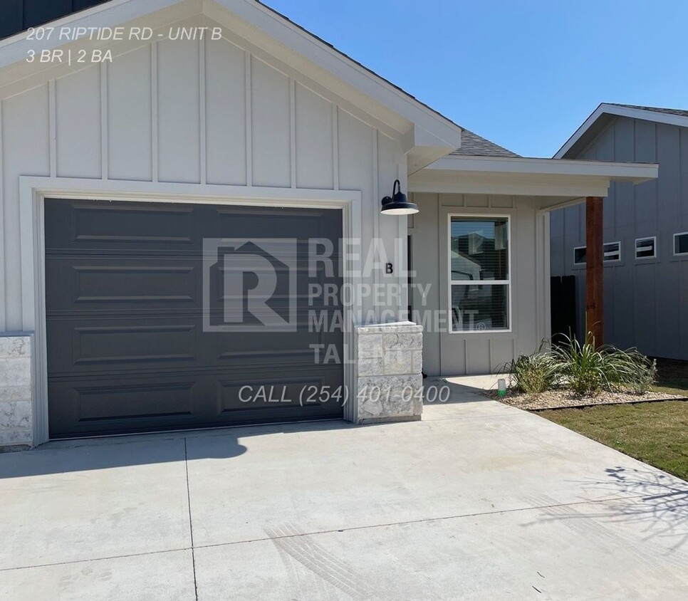 Primary Photo - 207 Riptide Rd