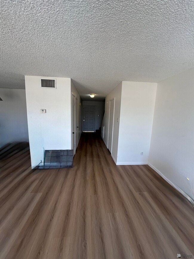 Building Photo - 2490 W Yowell Ct