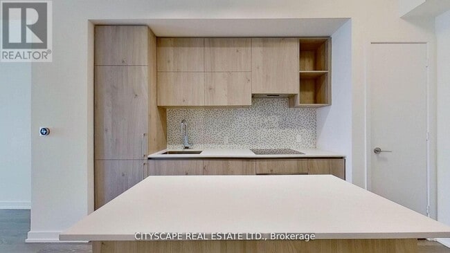 Building Photo - 1 Yorkville Ave