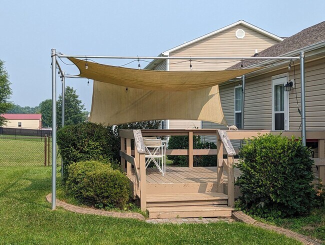 Building Photo - 373 Valley View Dr