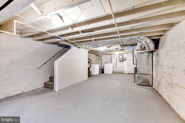 Foto del edificio - 1221 N Curley St