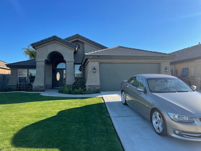 Foto del edificio - 9415 Godiva Ave