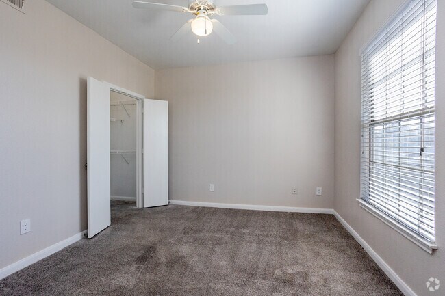 1 habitación, 1 baño - 709 pies cuadrados - Dormitorio - St. Augustine Estate Apartments