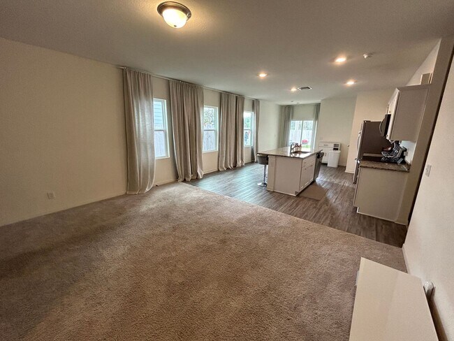 Foto del edificio - FIRST TIME RENTAL! 3 Bedroom / 2 Bath Home...