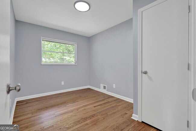 Foto del edificio - 2315 Shancey Ln