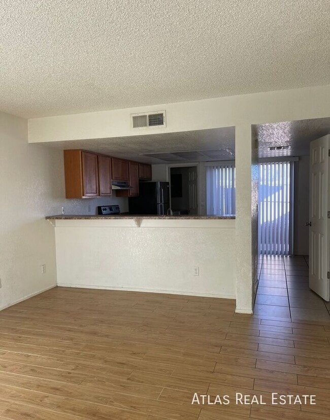 Foto del edificio - 4828 W Orangewood Ave