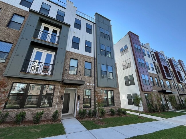 Building Photo - **OFFERING FIRST MONTH'S RENT FREE** New C...
