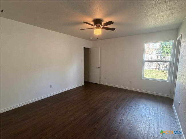 Building Photo - 403 Olaf Dr