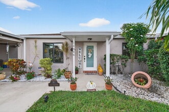 Building Photo - 14846 Wildflower Ln