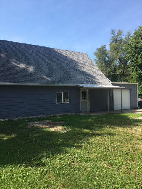 Primary Photo - 5814 W Middle Rd