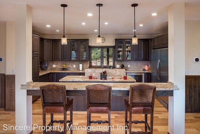 Building Photo - 4 br, 3 bath House - 570 Tyner Way