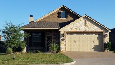 Building Photo - 3137 Silver Saddle Dr