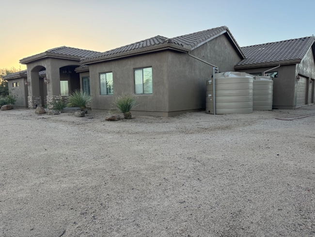 Building Photo - 14032 E Cavedale Dr