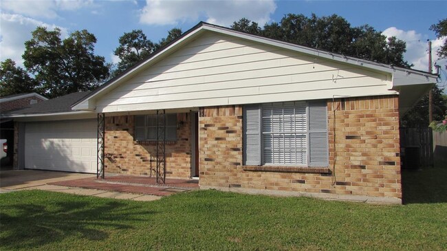 Building Photo - 1207 Mooney Rd
