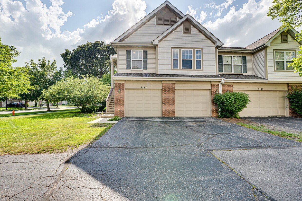 Primary Photo - 3147 Saganashkee Ln