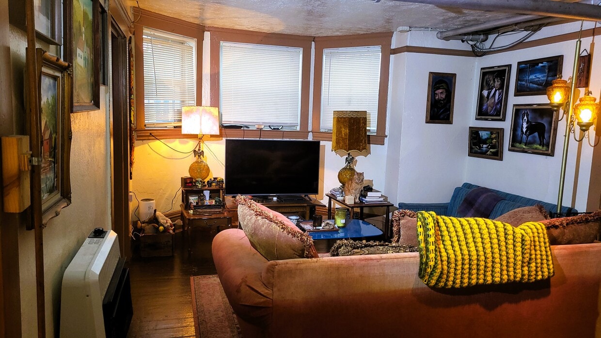 Foto principal - 1925 W 77th St