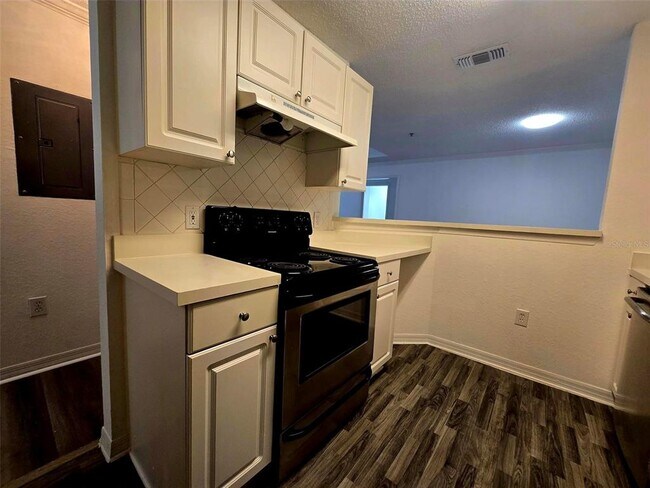 Foto del edificio - 18001 Richmond Pl Dr