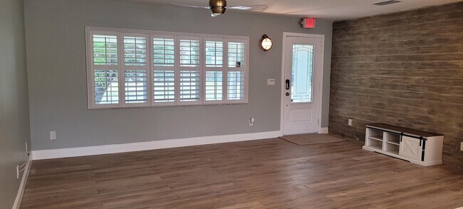 Building Photo - 320 Minorca Ave