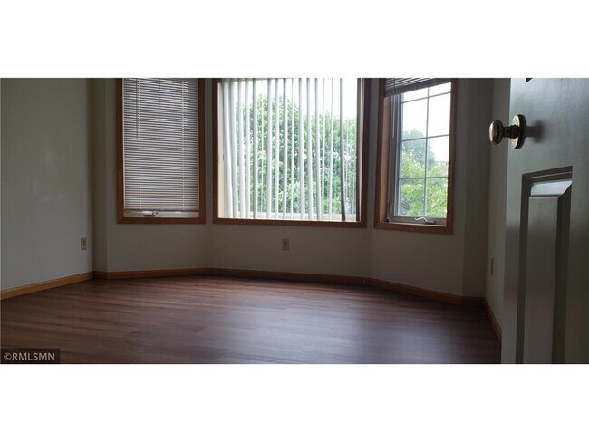 Building Photo - 6465 Christenson Ln NE