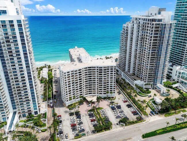 Building Photo - 3505 S Ocean Dr