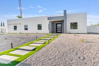 Building Photo - 5540 E Dahlia Dr