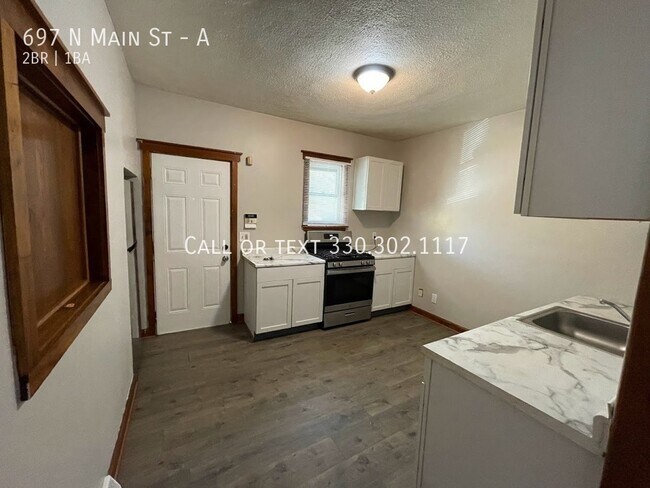 Foto del edificio - Two bedroom one bathroom apartment for rent