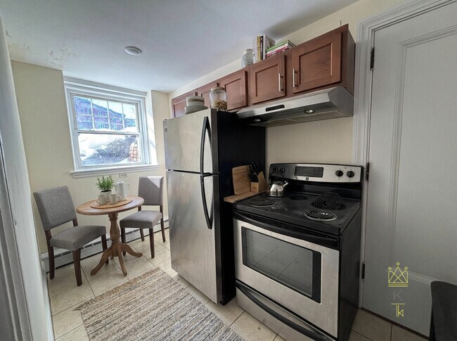 Building Photo - 183 Winthrop Rd