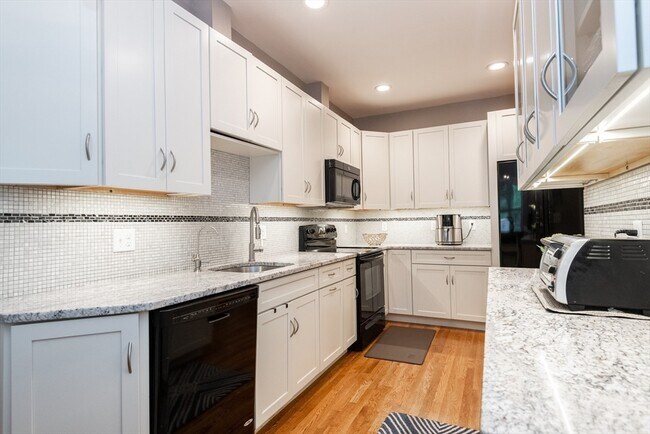 Building Photo - 178 Bishops Forest Dr