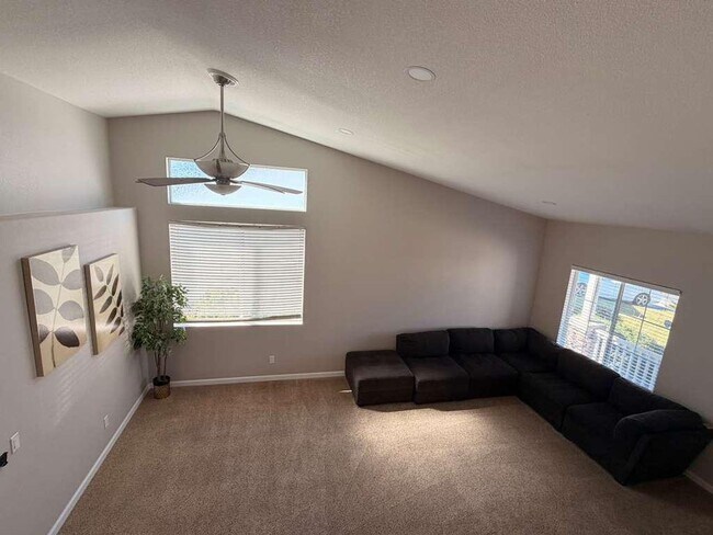 Foto del edificio - Mid-Term Rental - Beautiful 4 Bedroom Pool Home in South Temecula!