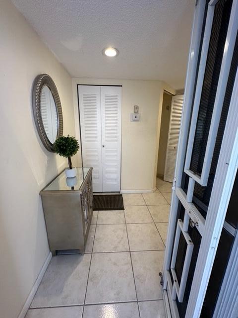 Building Photo - 5040 Rose Hill Dr