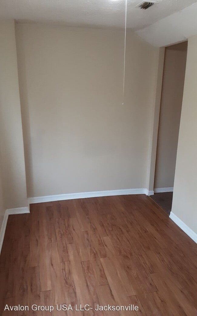 Building Photo - 2 br, 1.5 bath House - 7840 paul Jones Dr