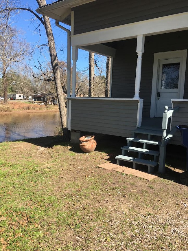 Building Photo - 315 Bayou Rd