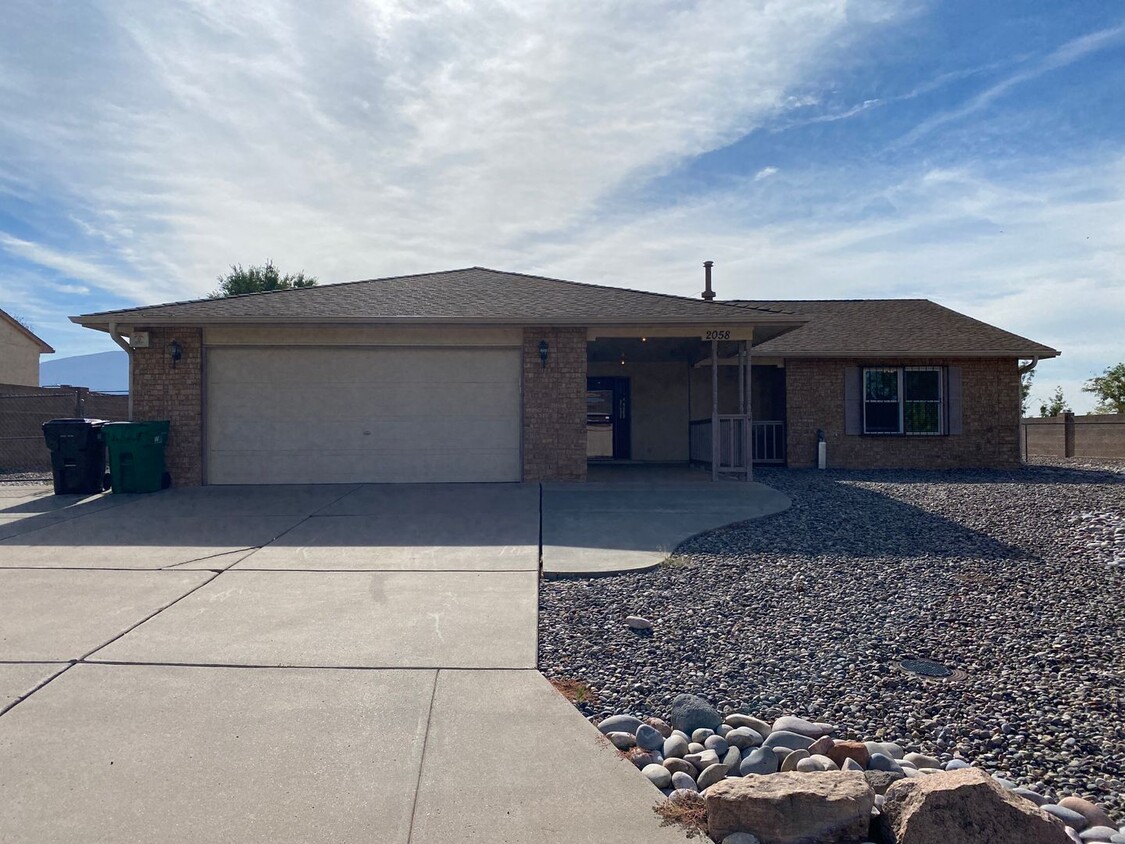 Primary Photo - Rio Rancho 4/bd 2/ba 3/CG Views